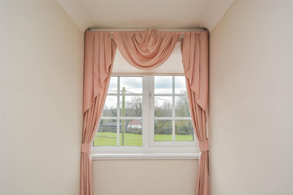 Additional image 20 of 4 bed detached house for salePlovers Barron, Wyatts Green, Brentwood CM15
