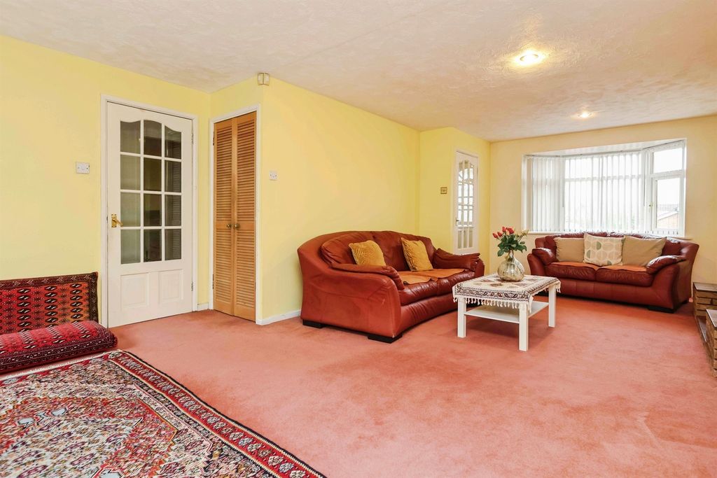 Additional image 2 of 4 bed detached house for saleNorth View Drive, Brierley Hill DY5