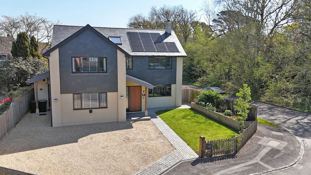 4 bed detached house for saleNew Forest Drive, Brockenhurst, Hampshire SO42