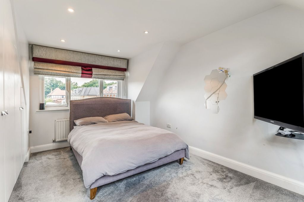 Additional image 13 of 7 bed detached house for saleBaas Hill Close, Broxbourne, Hertfordshire EN10