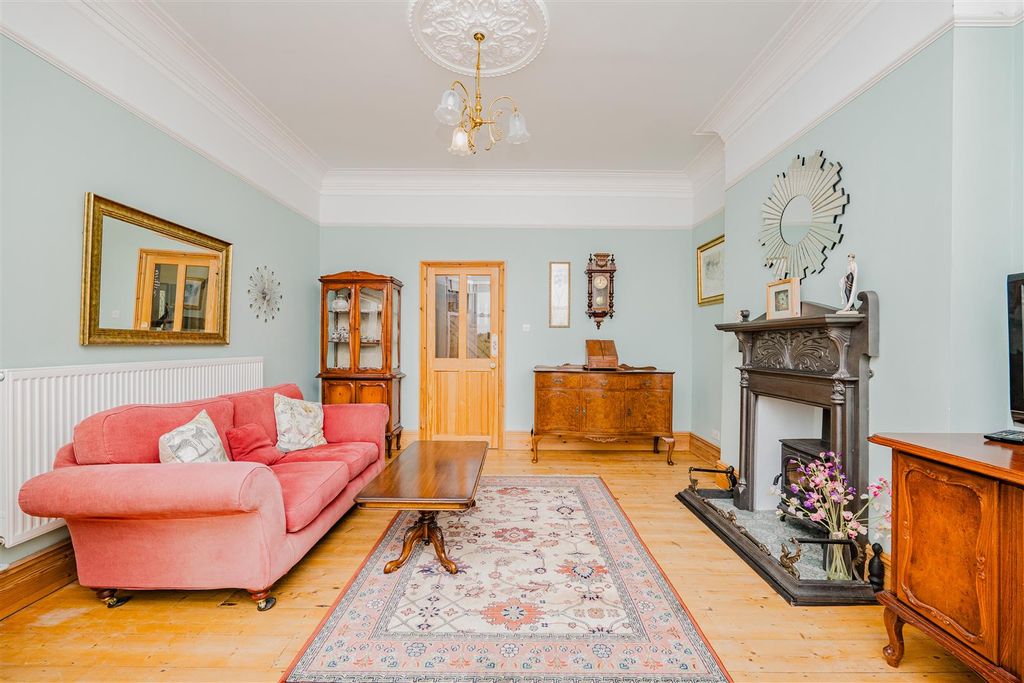Additional image 7 of 5 bed semi-detached house for saleThe Parade, Barry CF62