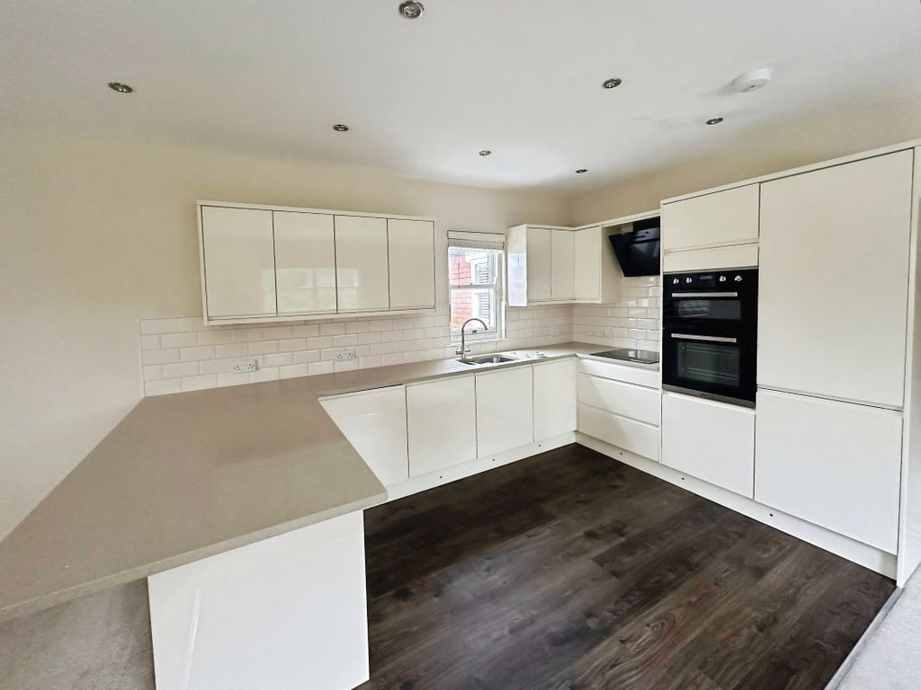 Additional image 2 of 4 bed flat for saleMorda Road, Oswestry SY11