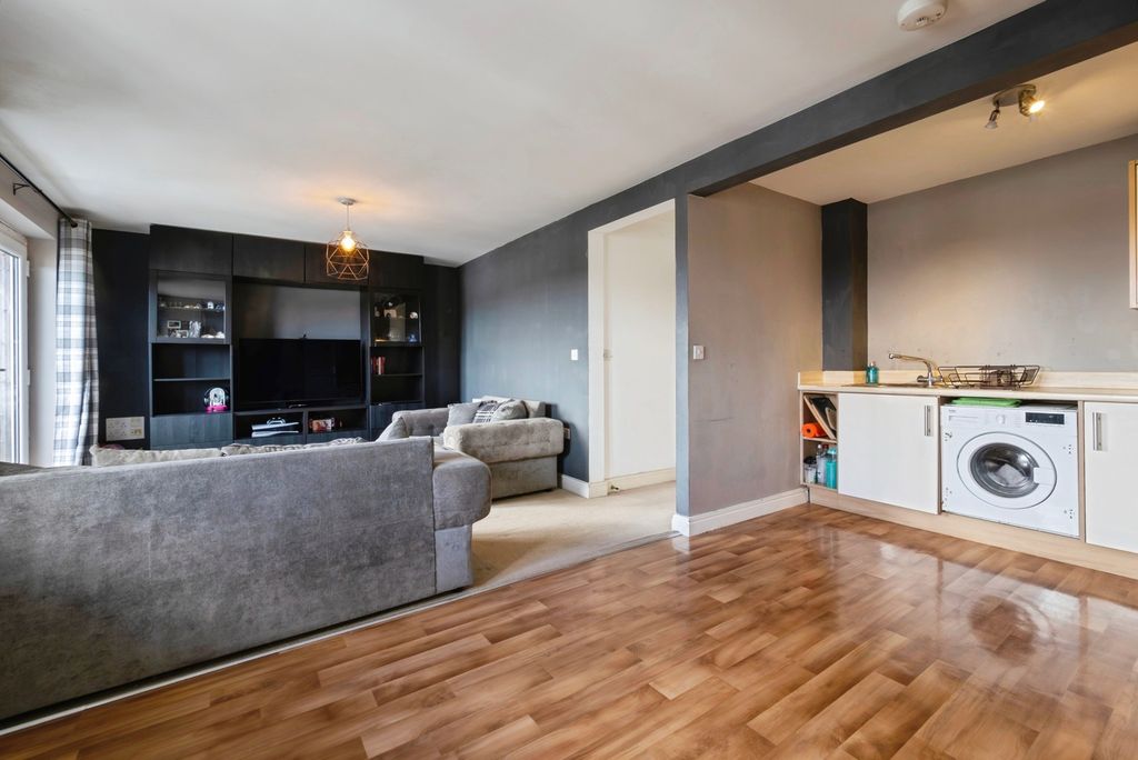 Additional image 3 of 2 bed flat for saleBerkshire Close, Ogwell, Newton Abbot, Devon TQ12