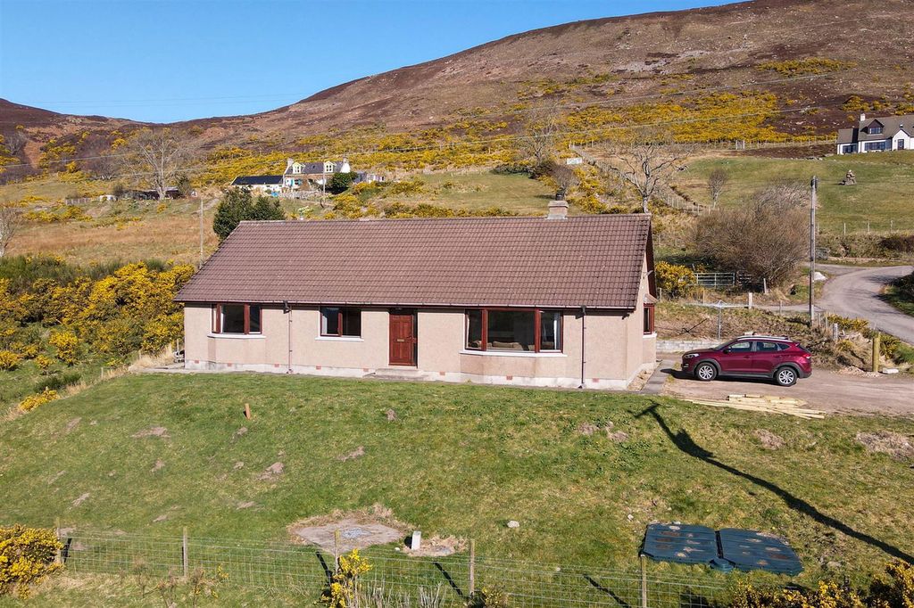 3 bed bungalow for saleGrianan, West Clyne, Brora, Sutherland KW9