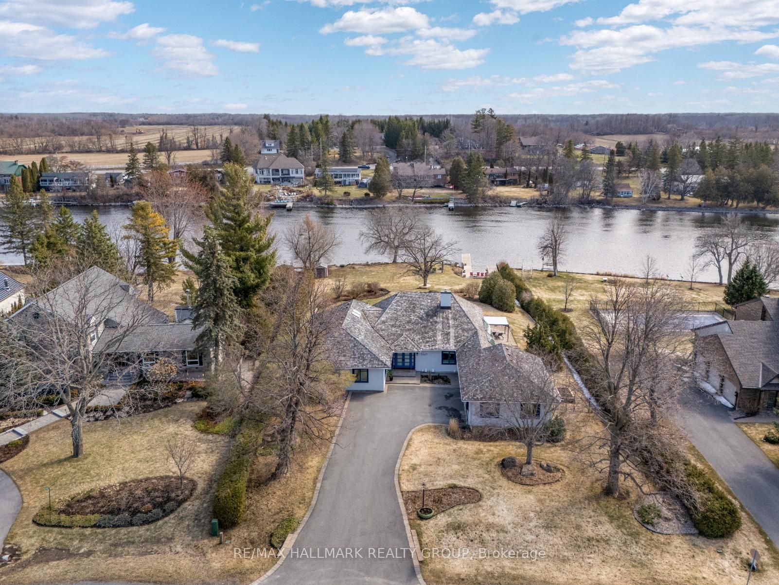 5567 South Island Park Drive, Ottawa, ON, K4M 1J2