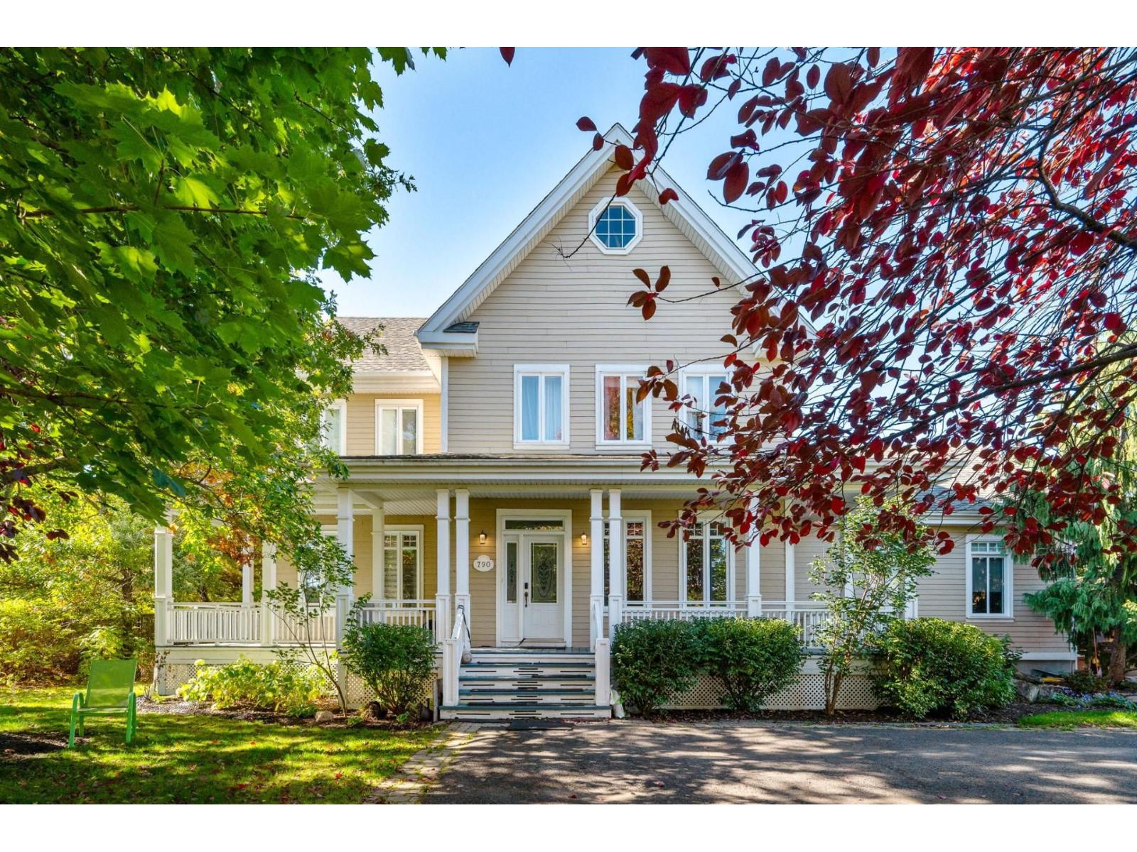 790 Rue des Bois-Francs