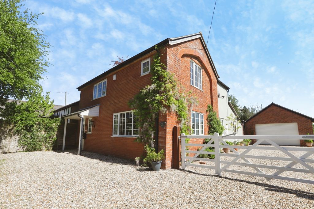 3 bed detached house for saleChurch Stoke, Montgomery SY15
