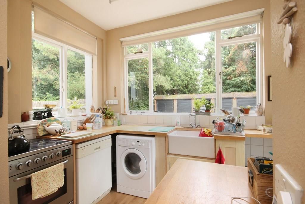 Additional image 8 of 2 bed flat for salePixham Lane, Dorking RH4