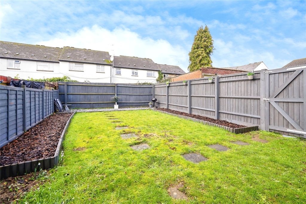 Additional image 4 of 3 bed semi-detached house for saleChichester Close, Bicester, Oxfordshire OX26