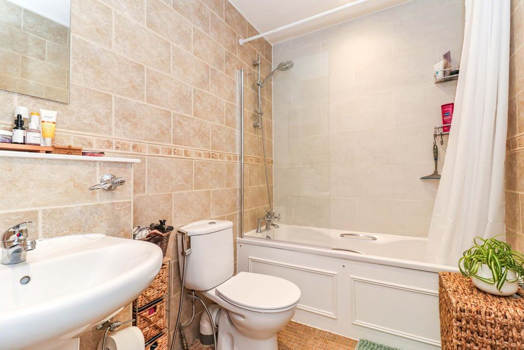 Additional image 6 of 1 bed flat for saleMallard Road, Abbots Langley WD5