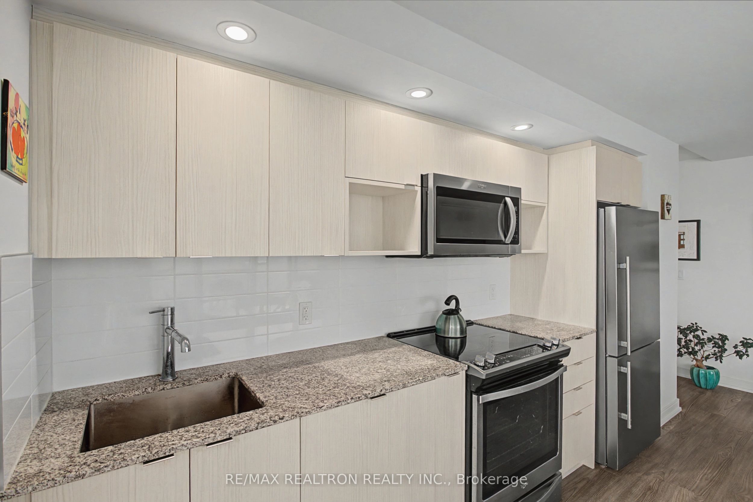 Additional image 6 of 308-225 Village Green Square, Toronto, ON, M1S 0N4
