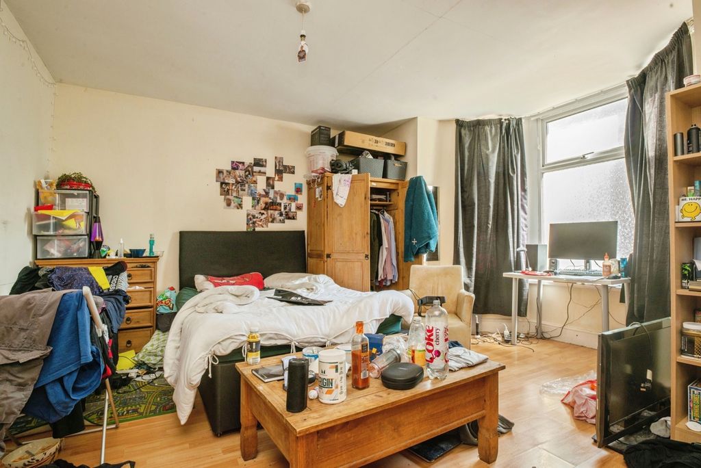Additional image 3 of 5 bed terraced house for saleRichmond Road, Cardiff CF24