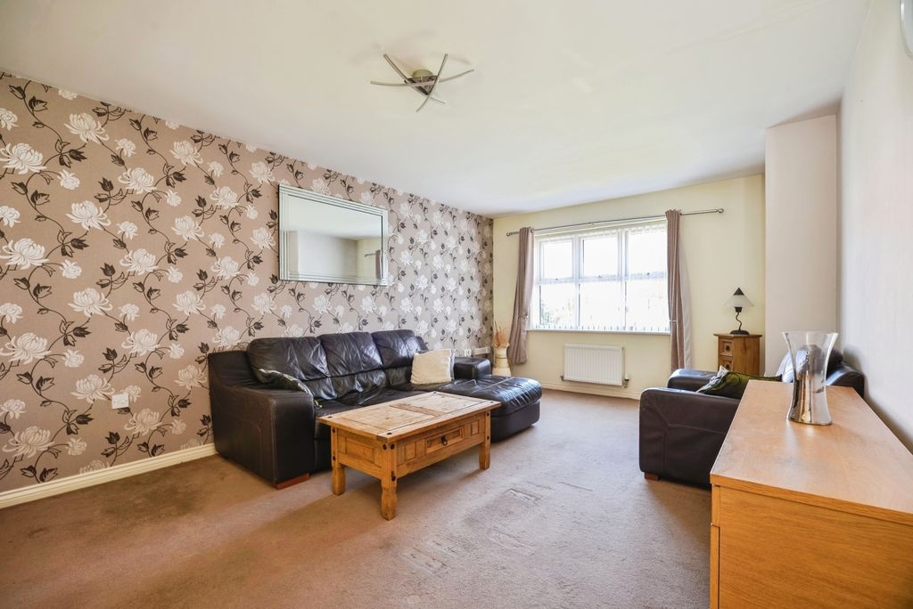 4 bed detached house for saleThe Ridings, Middlesbrough, North Yorkshire TS4 photo 2