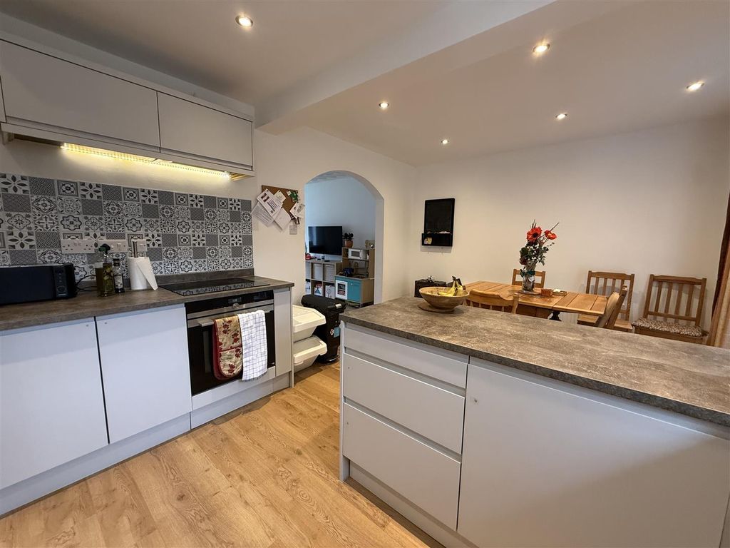 Additional image 10 of 3 bed detached house for saleCae Syr Dafydd, Cardiff CF11