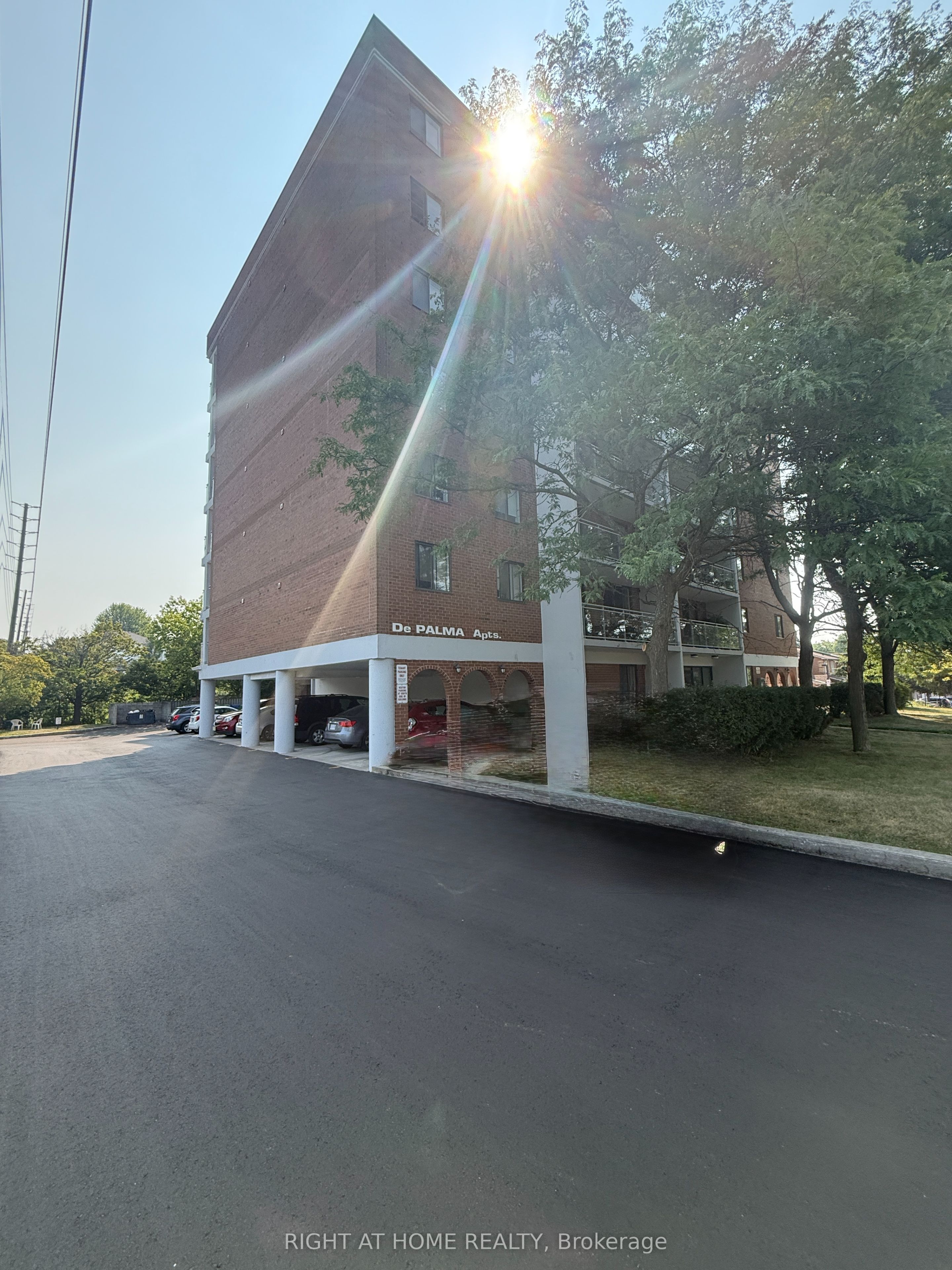 205-855 Wilson Road N, Oshawa, ON, L1G 7W6