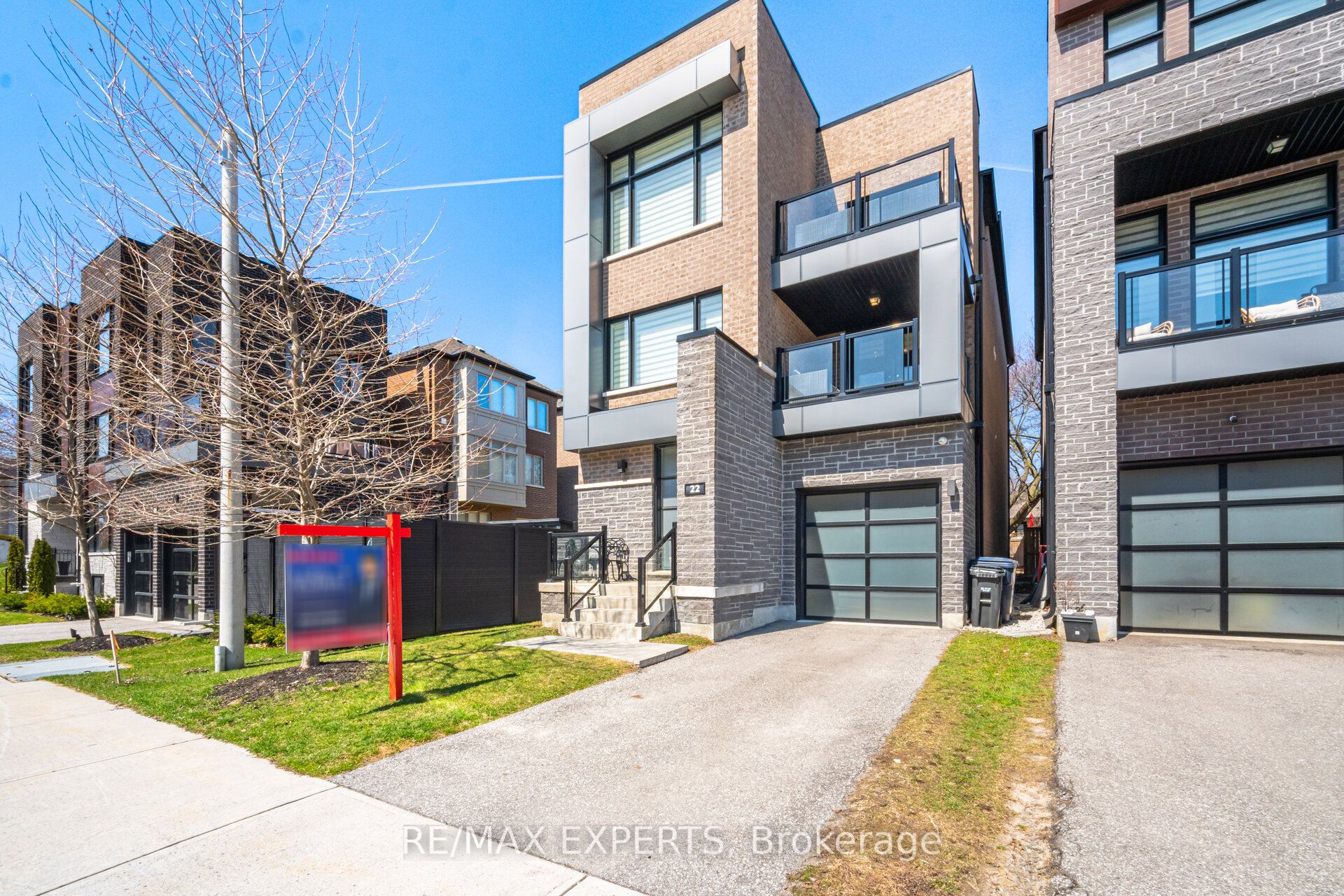 Additional image 4 of 22 Kipling Grove Court, Toronto, ON, M9B 0C6