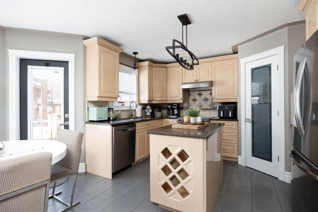 Additional image 4 of 327 Williams Drive, Fort Mcmurray, AB, T9K2A9