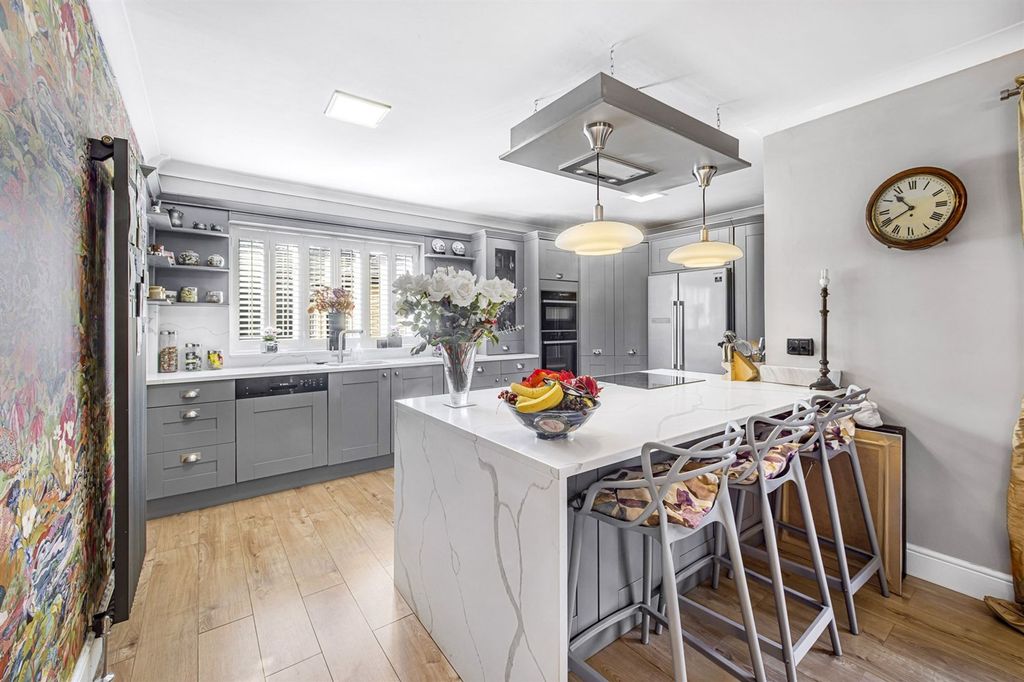2 bed flat for saleDevisdale Road, Chomlea Devisdale Road WA14 photo 3