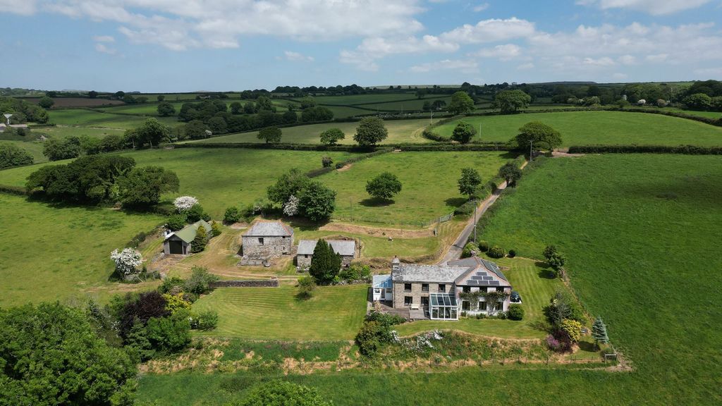 6 bed farm for saleBodmin PL30