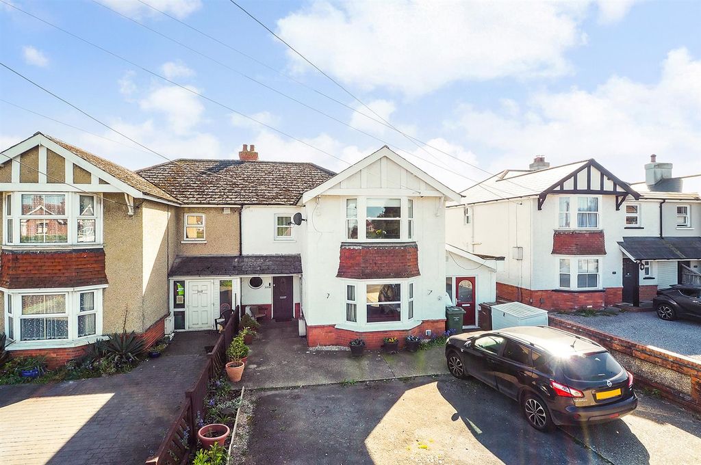 1 bed maisonette for saleWeyhill Road, Andover SP10