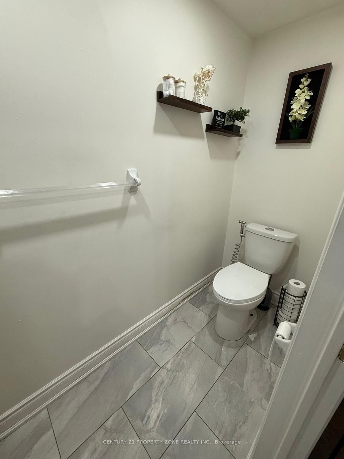 Additional image 4 of 321 Aspendale Crescent, Mississauga, ON, L5W 0E7