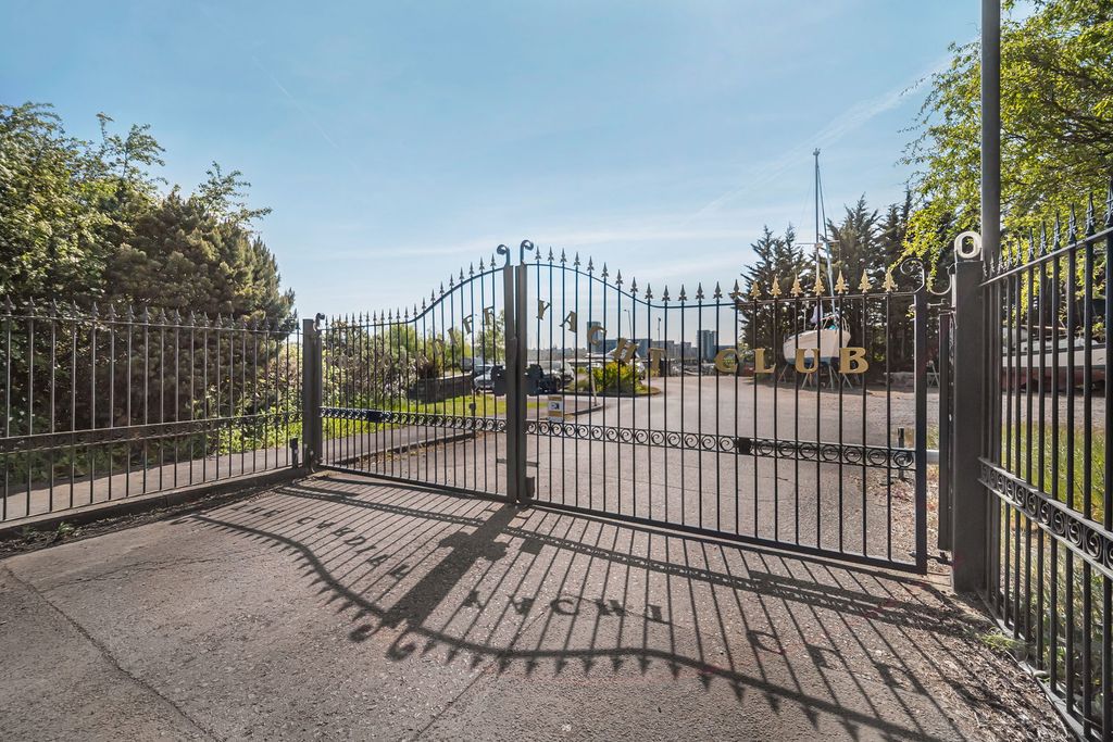 Additional image 33 of 1 bed flat for saleWindsor Esplanade, Cardiff CF10