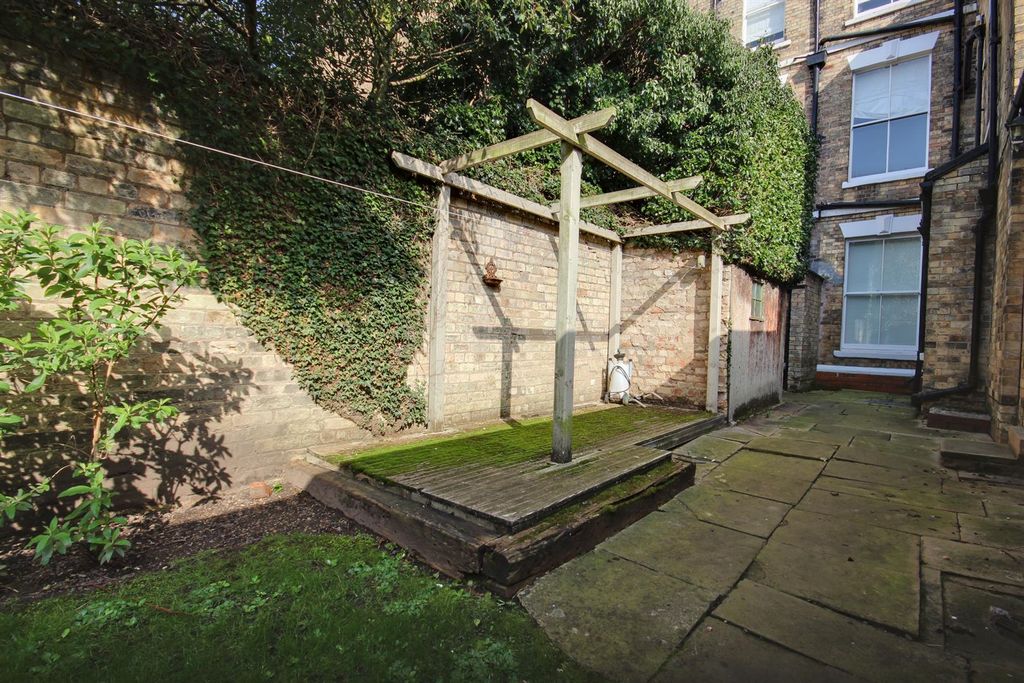 Additional image 13 of 2 bed flat for saleNew Walk, Beverley HU17