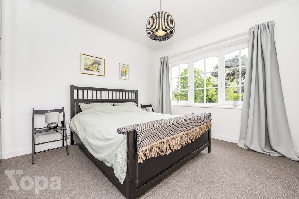 Additional image 10 of 4 bed detached bungalow for saleWoolwich Road, Belvedere DA17