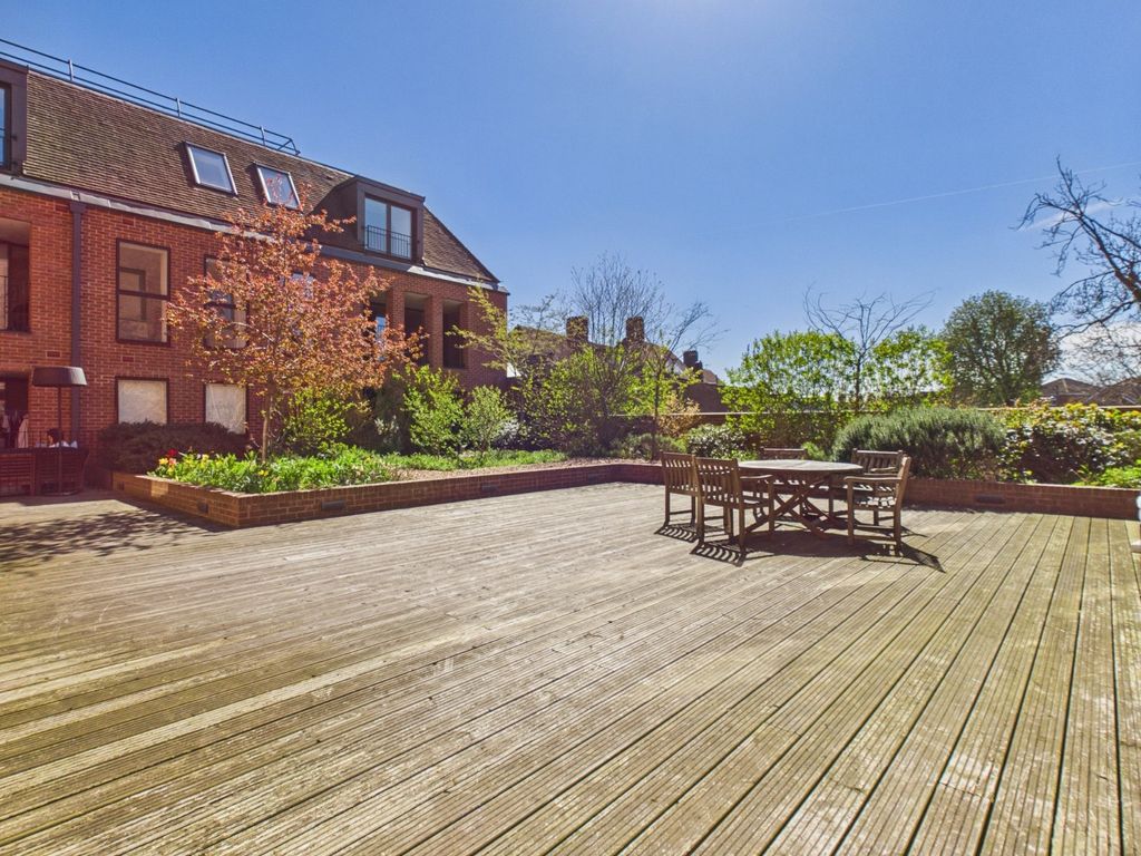Additional image 16 of 2 bed flat for saleRegent Place, 75 Sycamore Road, Amersham, Buckinghamshire HP6