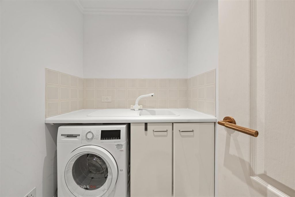 Additional image 14 of 2 bed flat for saleWoburn Park, Woburn Hill, Addlestone KT15