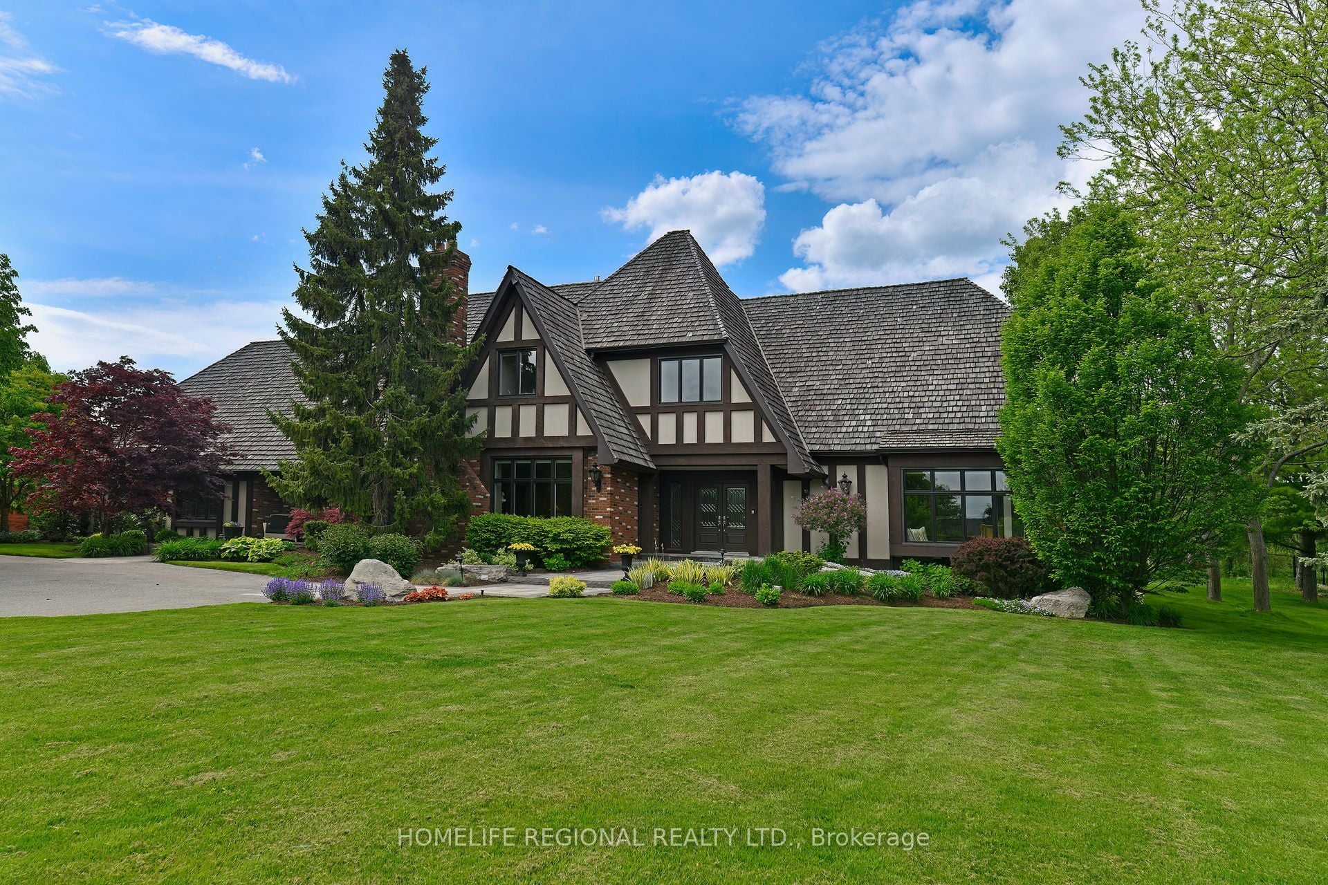 14 Buggey Lane, Ajax, ON, L1Z 1X4