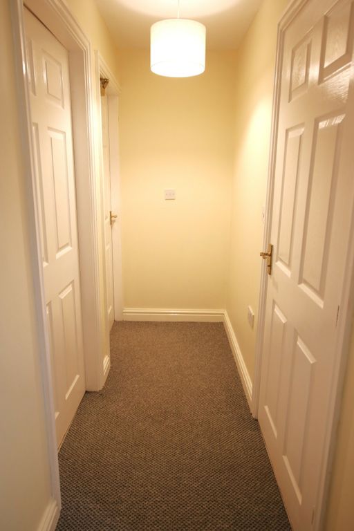 1 bed flat for salePreston New Road, Blackburn BB2 photo 4