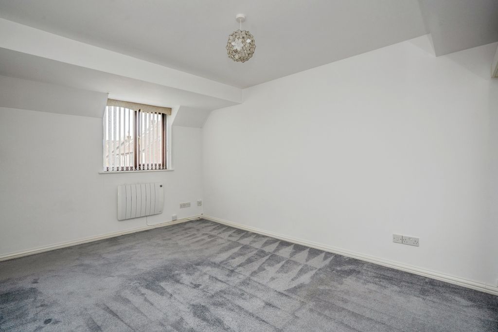 Additional image 5 of 2 bed flat for salePelham Terrace, Emsworth, Hampshire PO10