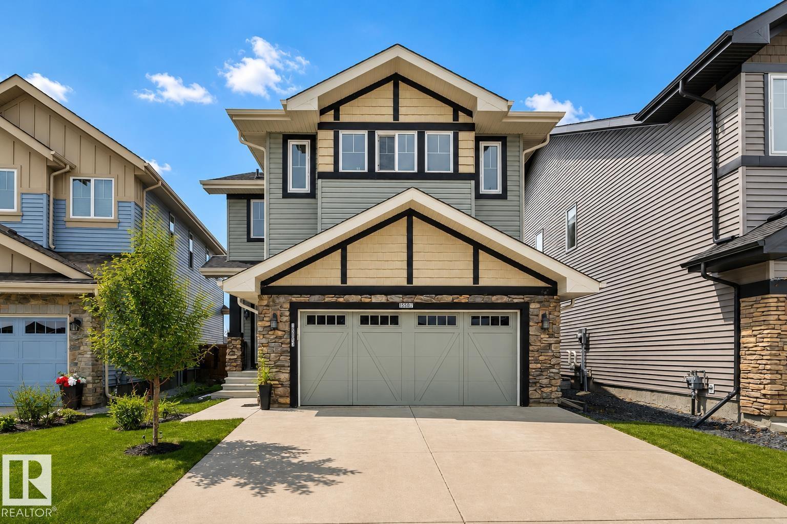15807 18 Avenue SW, Edmonton, AB, T6W3E7