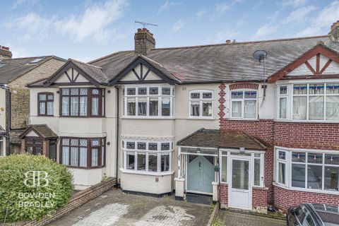 Norbury Gardens, Chadwell Heath RM6