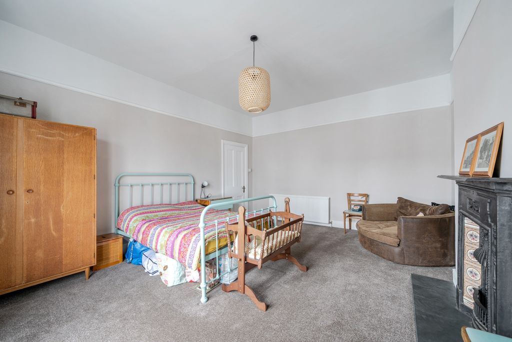Additional image 10 of 3 bed flat for saleNewport Road, Barnstaple, Devon EX32