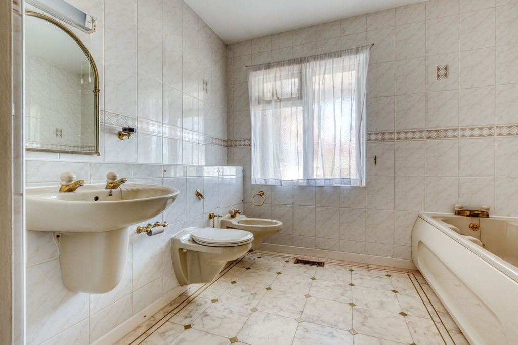 Additional image 27 of 3 bed bungalow for saleLe Parcot, La Longue Rue, St Martin JE3