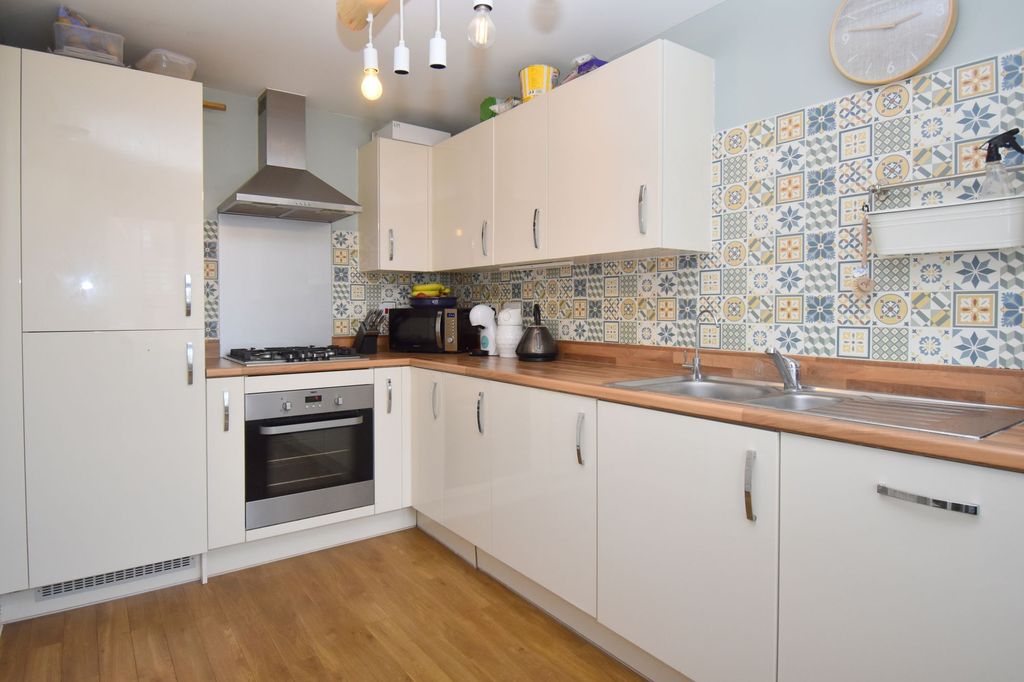 Additional image 6 of 3 bed semi-detached house for saleTate Drive, Biggleswade SG18