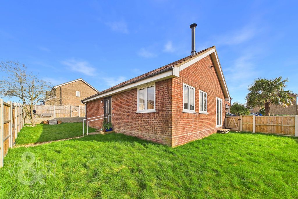 3 bed detached bungalow for saleMountbatten Road, Bungay NR35