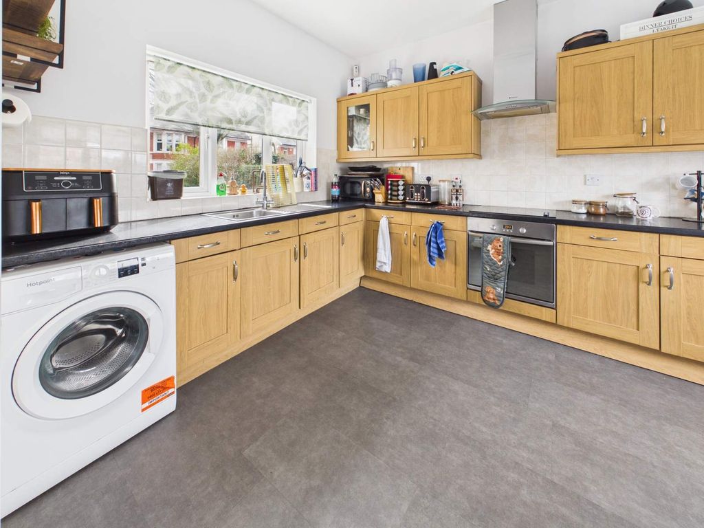 Additional image 12 of 3 bed semi-detached house for saleKyle Crescent, Cardiff. CF14
