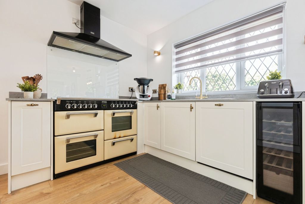Additional image 5 of 3 bed detached bungalow for salePark Lane, Castle Donington DE74
