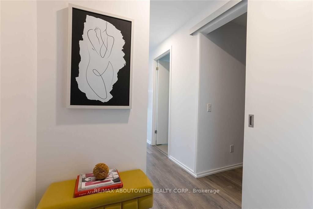 Additional image 6 of 1811-197 Yonge Street, Toronto, ON, M5B 0C1