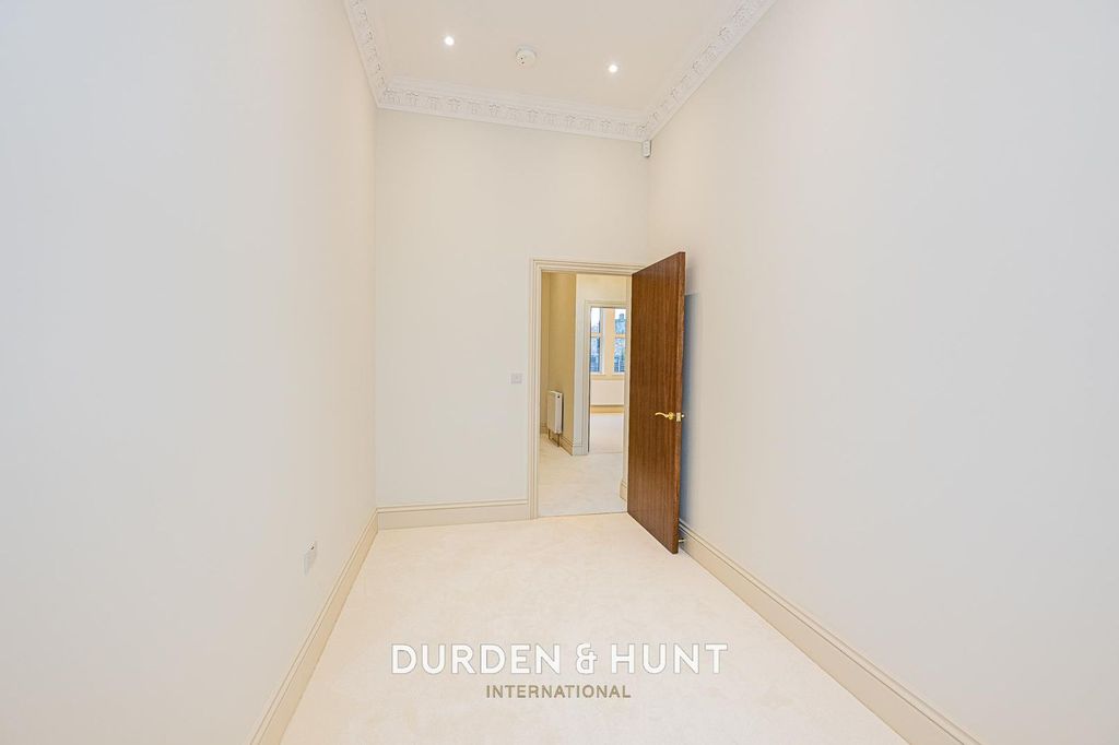 Additional image 27 of 5 bed semi-detached house for salePalmerston Road, Buckhurst Hill IG9