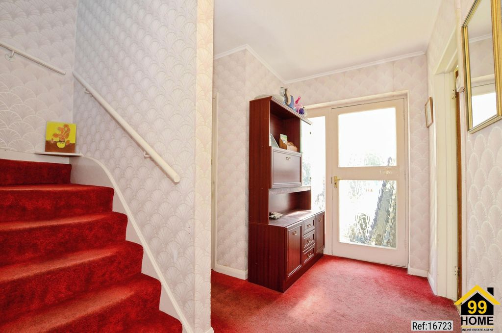 Additional image 8 of 5 bed detached house for saleTower Close, Berkhamsted, Hertfordshire HP4