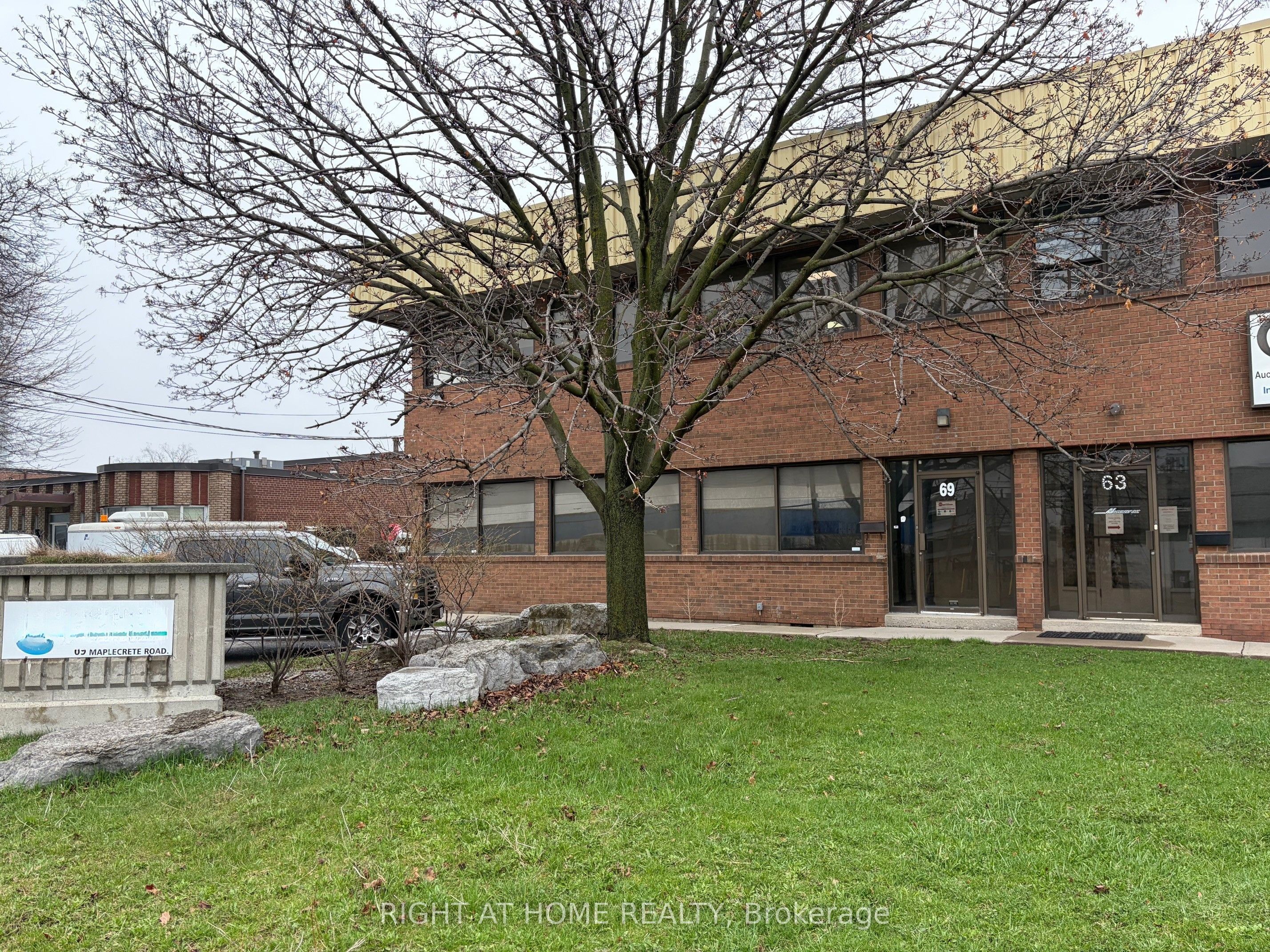 Additional image 2 of 69 Maplecrete Road, Vaughan, ON, L4K 1A5