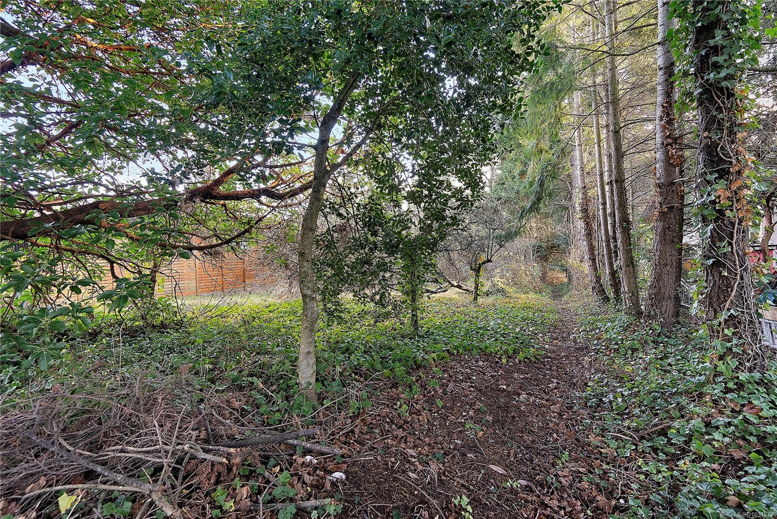 Additional image 6 of 10211 Resthaven Drive, Sidney, BC, V8L 3H2