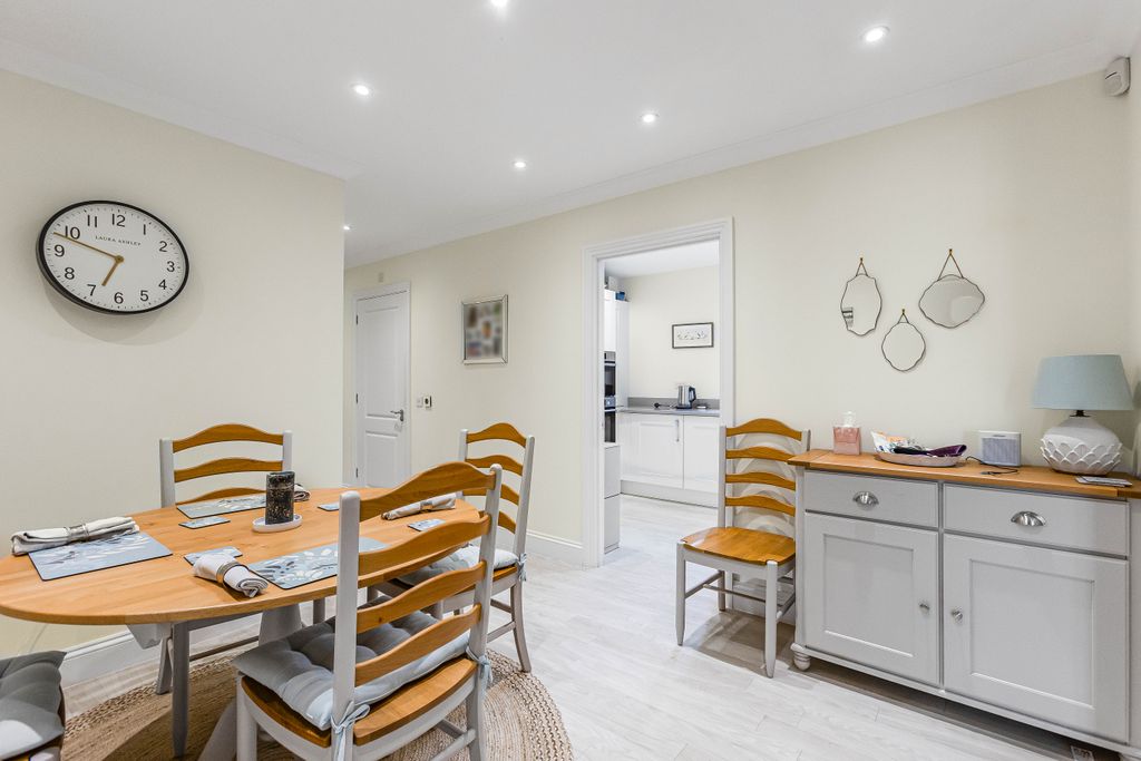 Additional image 7 of 2 bed flat for saleBirch Place, Kings Road, Berkhamsted HP4
