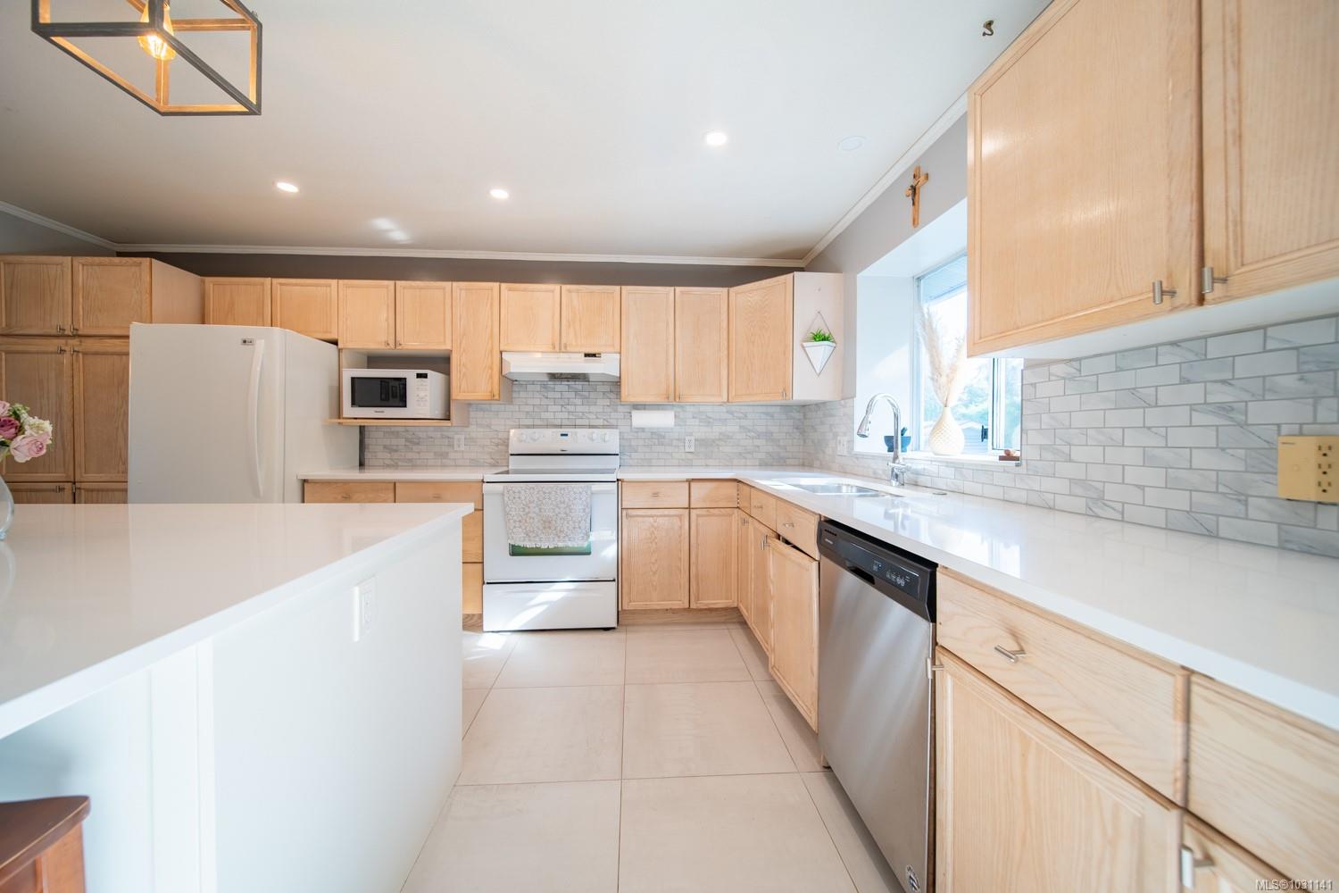 Additional image 3 of 5668 Rutherford Road, Nanaimo, BC, V9T 6R2