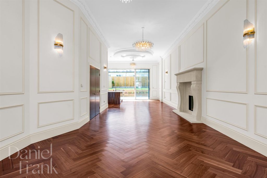Additional image 5 of 5 bed semi-detached house for salePalmerston Road, Buckhurst Hill IG9