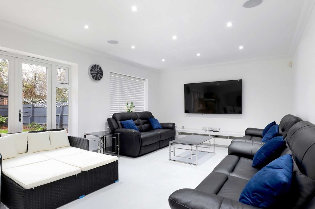 Additional image 6 of 5 bed detached house for saleLord Reith Place, Beaconsfield, Buckinghamshire HP9